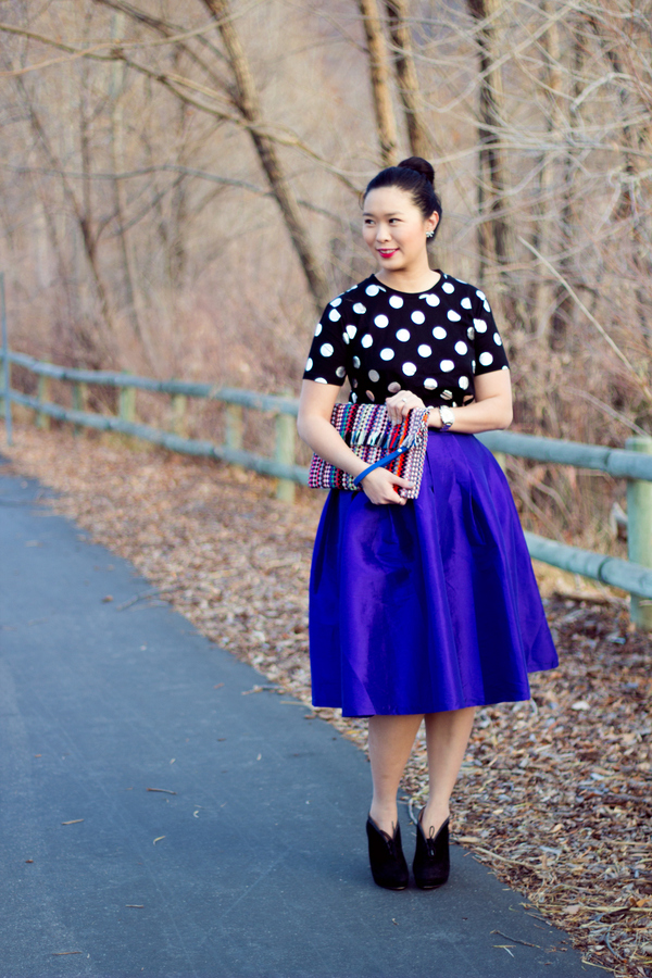 Love this holiday look of a polka dot top and flowy skirt