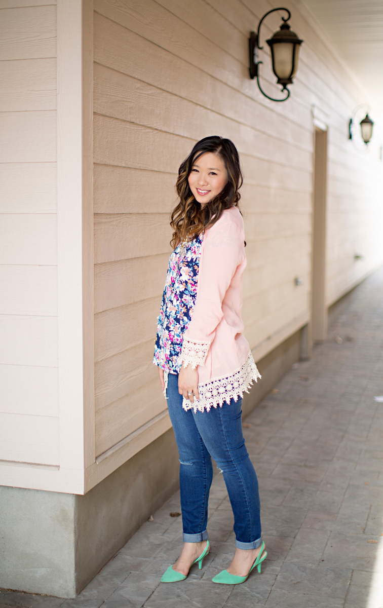 Sandy a la Mode / Fashion Blogger Florals and Crochet Cardigan Pink Blush