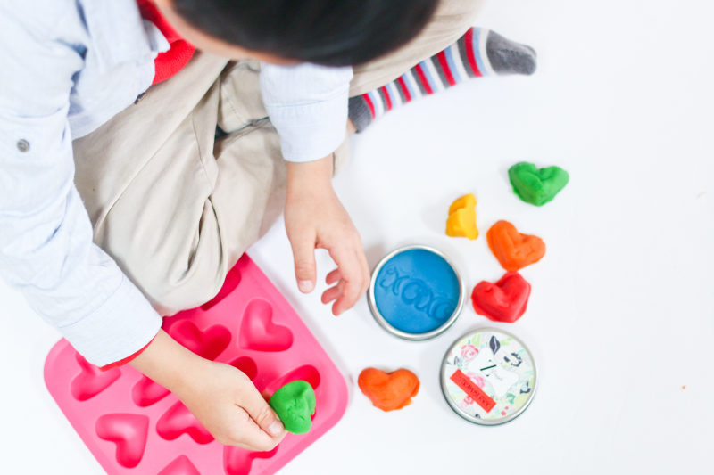 valentines day gift idea for your children's classmates: scented play dough
