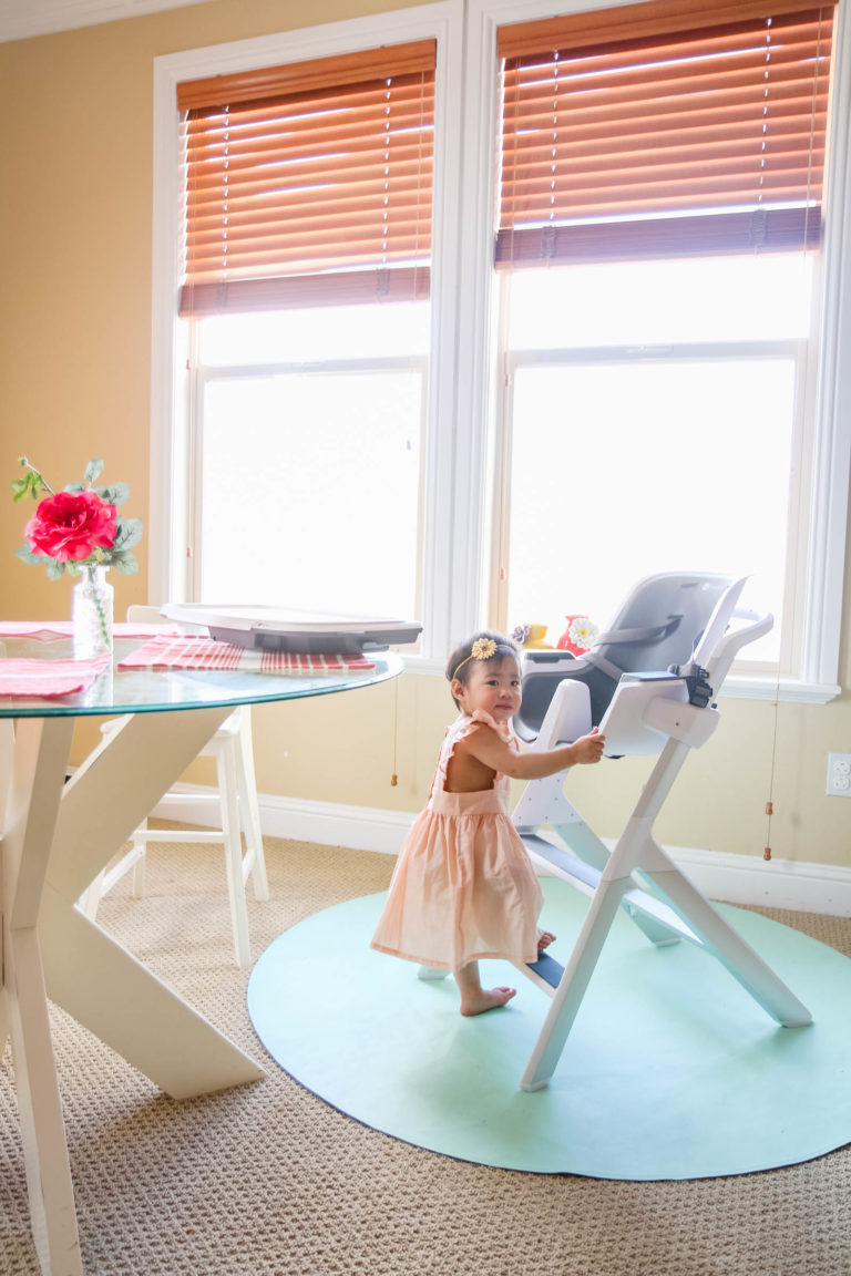 Mealtime made easier with 4moms high chair + Giveaway! SandyALaMode