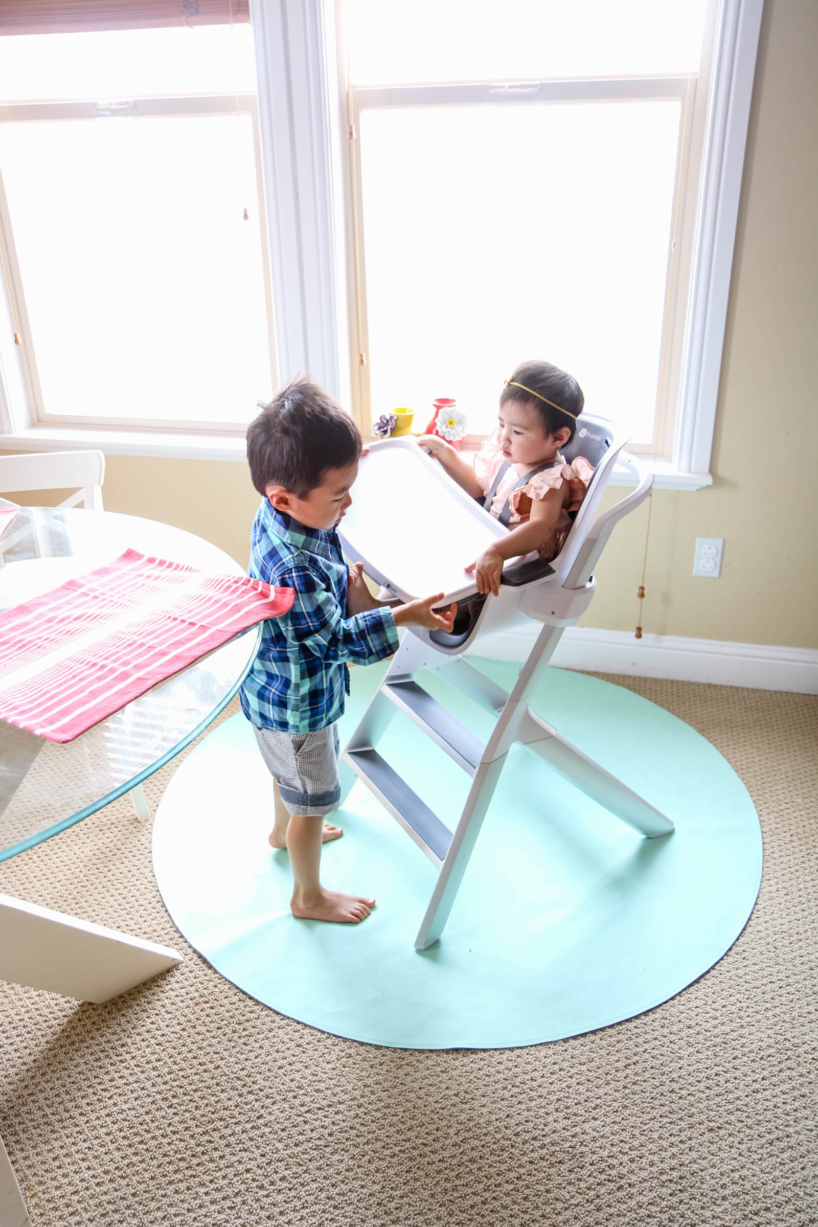 4moms magnetic tray high chair