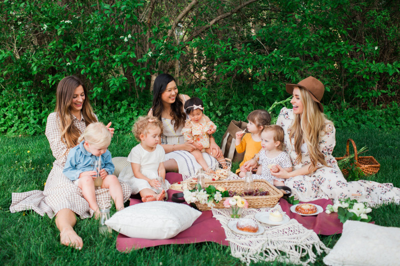 Mommy and Me Outdoor Picnic