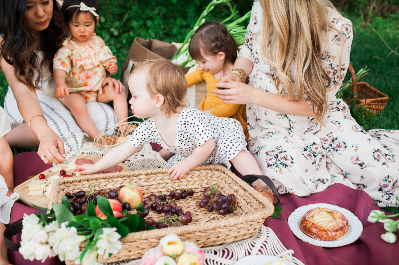 Mommy and Me Outdoor Picnic