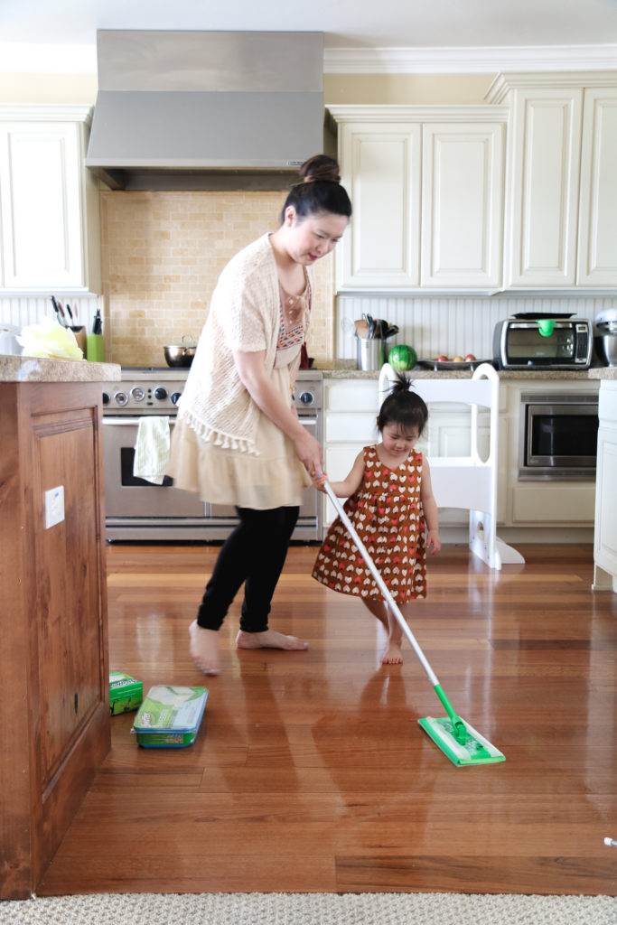 5 Tips On How To Save Time Cleaning by lifestyle blogger Sandy A La Mode