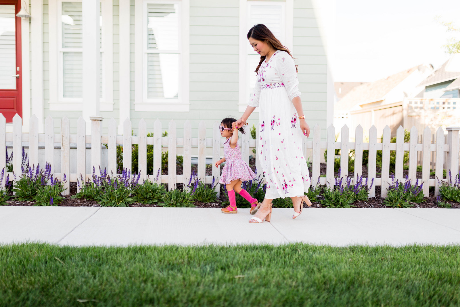 Mommy and Me Outfits - Floral Summer Dresses by fashion blogger Sandy A La Mode