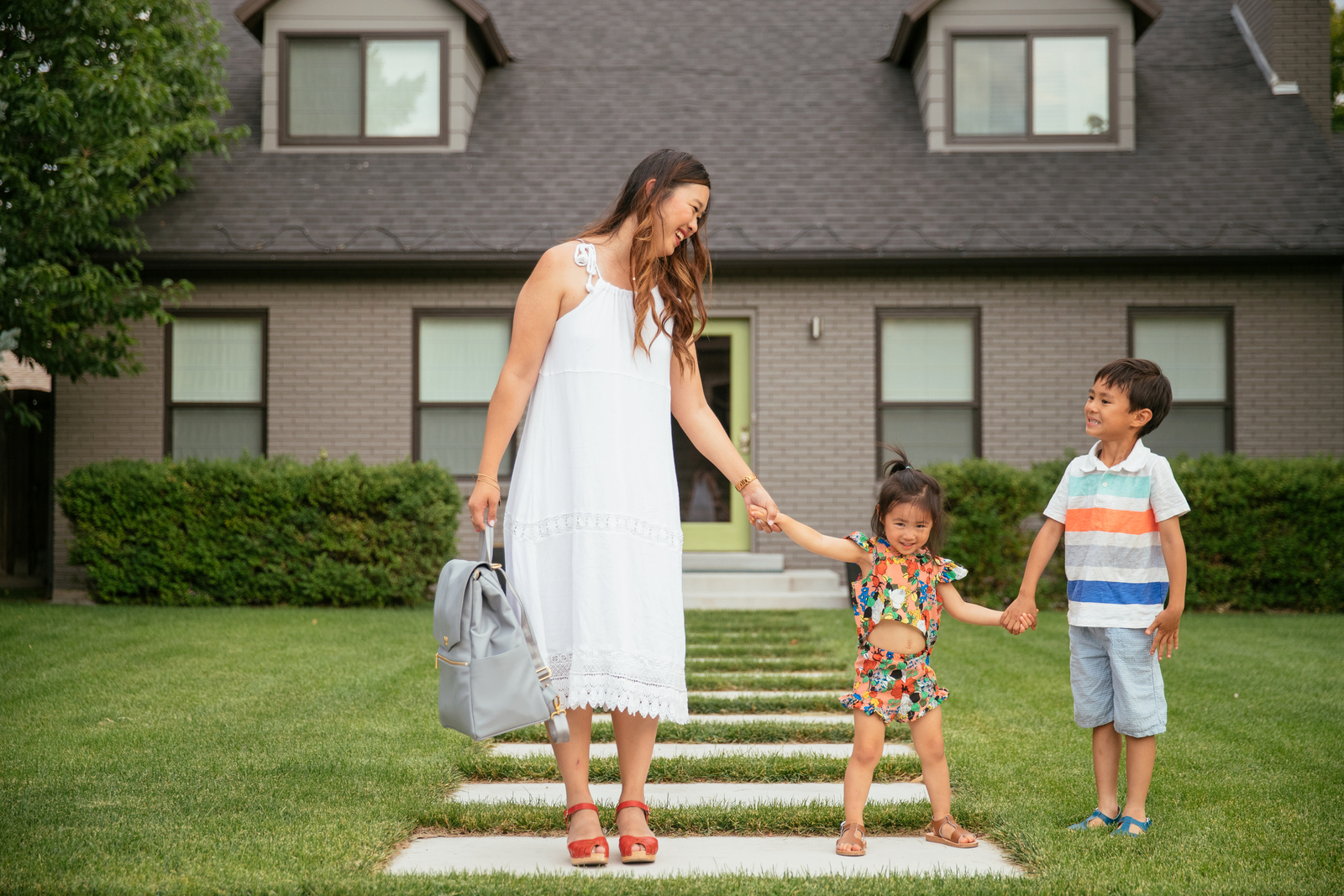 Fantastic Family Photos Ideas Ft. The Cutest Diaper Bag From Freshly Picked by Utah blogger Sandy A La Mode