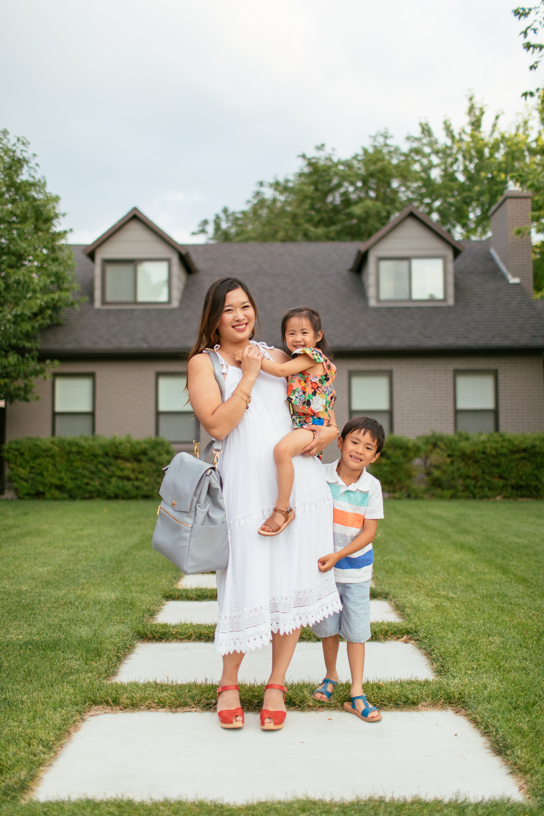 Fantastic Family Photos Ideas Ft. The Cutest Diaper Bag From Freshly Picked by Utah blogger Sandy A La Mode