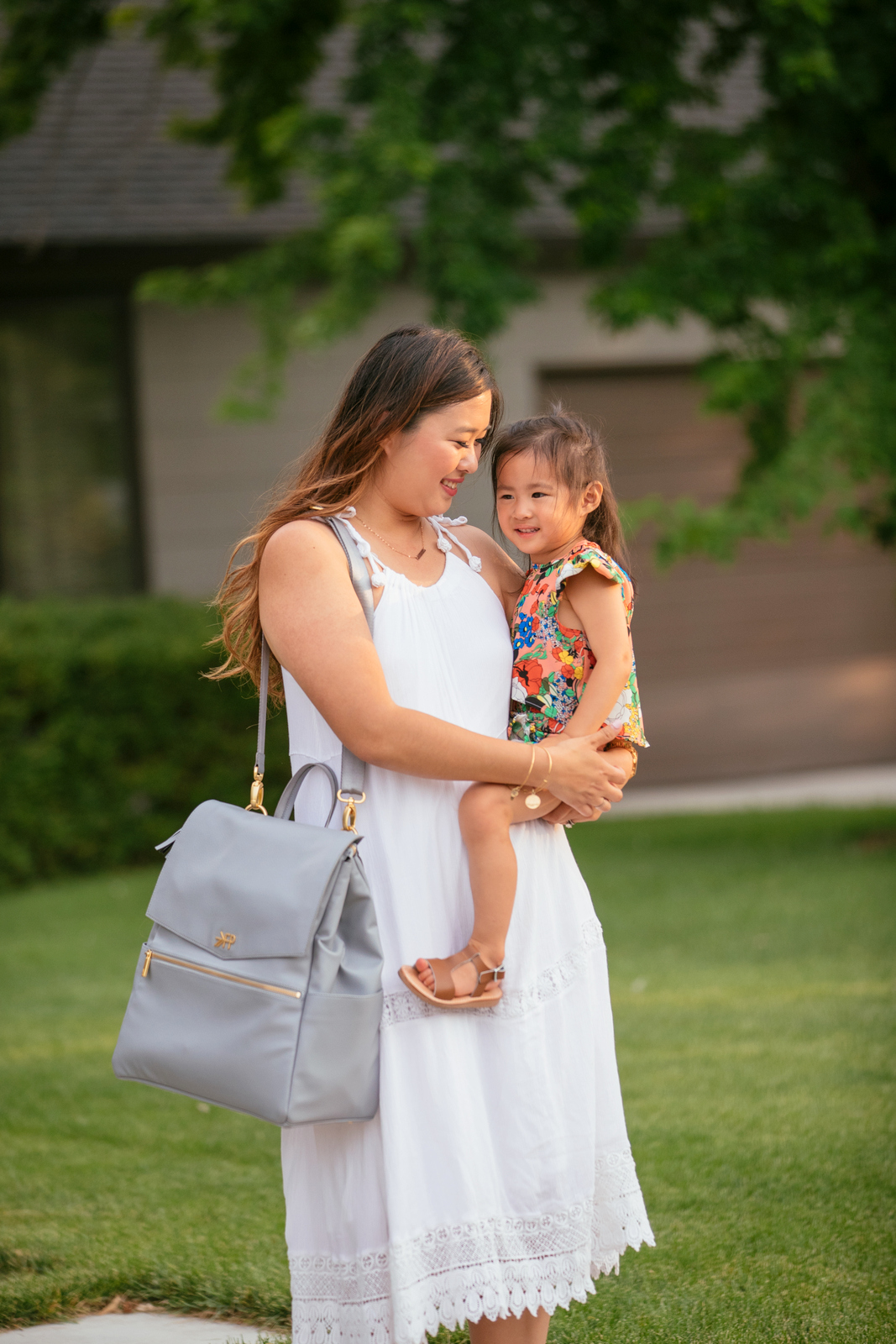 Fantastic Family Photos Ideas Ft. The Cutest Diaper Bag From Freshly Picked by Utah blogger Sandy A La Mode