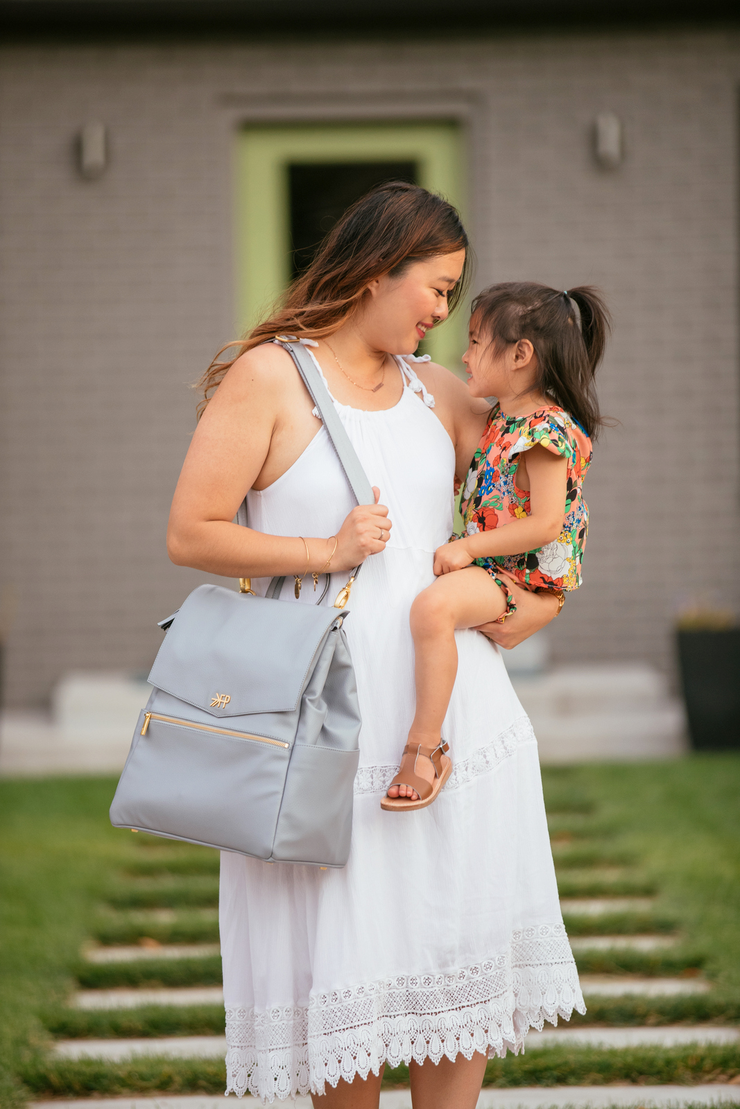 Fantastic Family Photos Ideas Ft. The Cutest Diaper Bag From Freshly Picked by Utah blogger Sandy A La Mode