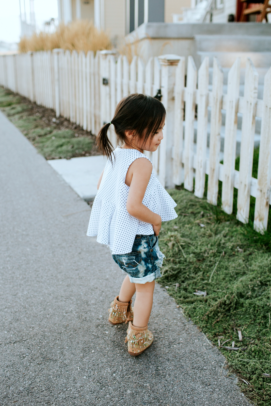 Mamas and Minis Collective - Minnetonka Shoes & Free Range Mama Shoes by Utah fashion blogger Sandy A La Mode