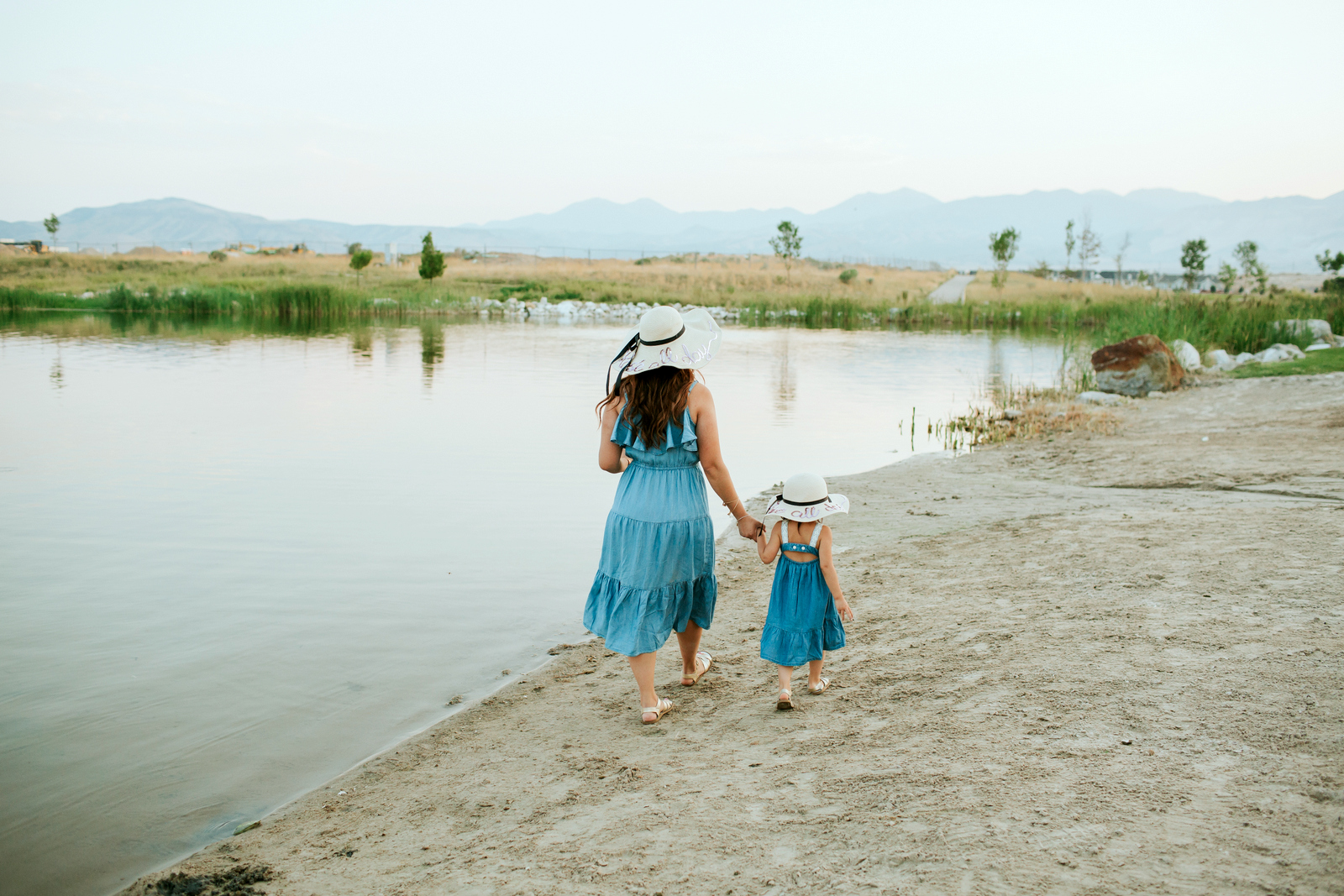 Mommy and Me Outfits: Chambray Dress & Floppy Sun Hat by Utah fashion blogger Sandy A La Mode