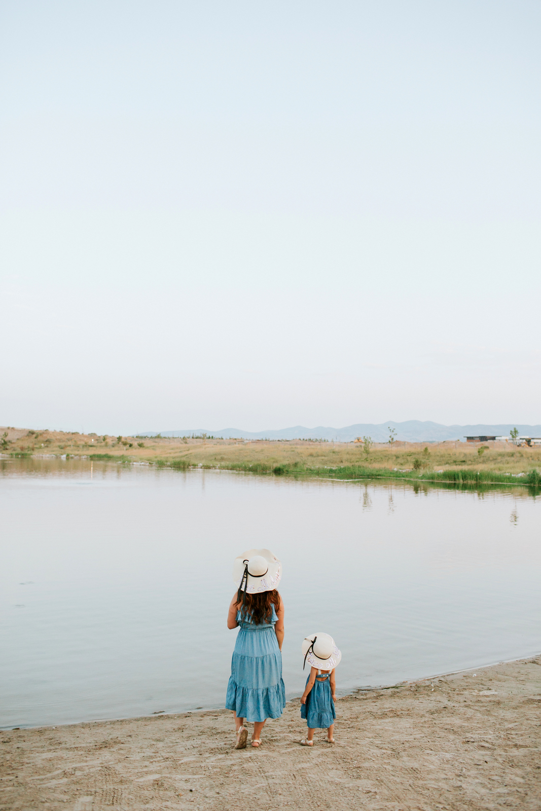 Mommy and Me Outfits: Chambray Dress & Floppy Sun Hat by Utah fashion blogger Sandy A La Mode