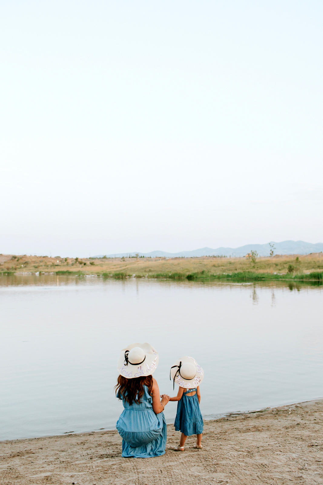 Mommy and Me Outfits: Chambray Dress & Floppy Sun Hat by Utah fashion blogger Sandy A La Mode